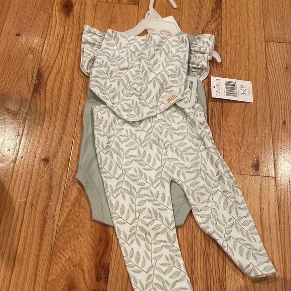 Zoey and Miles | 3 piece set shirt, pants, and bib| size 3-6 months - Picture 3 of 5